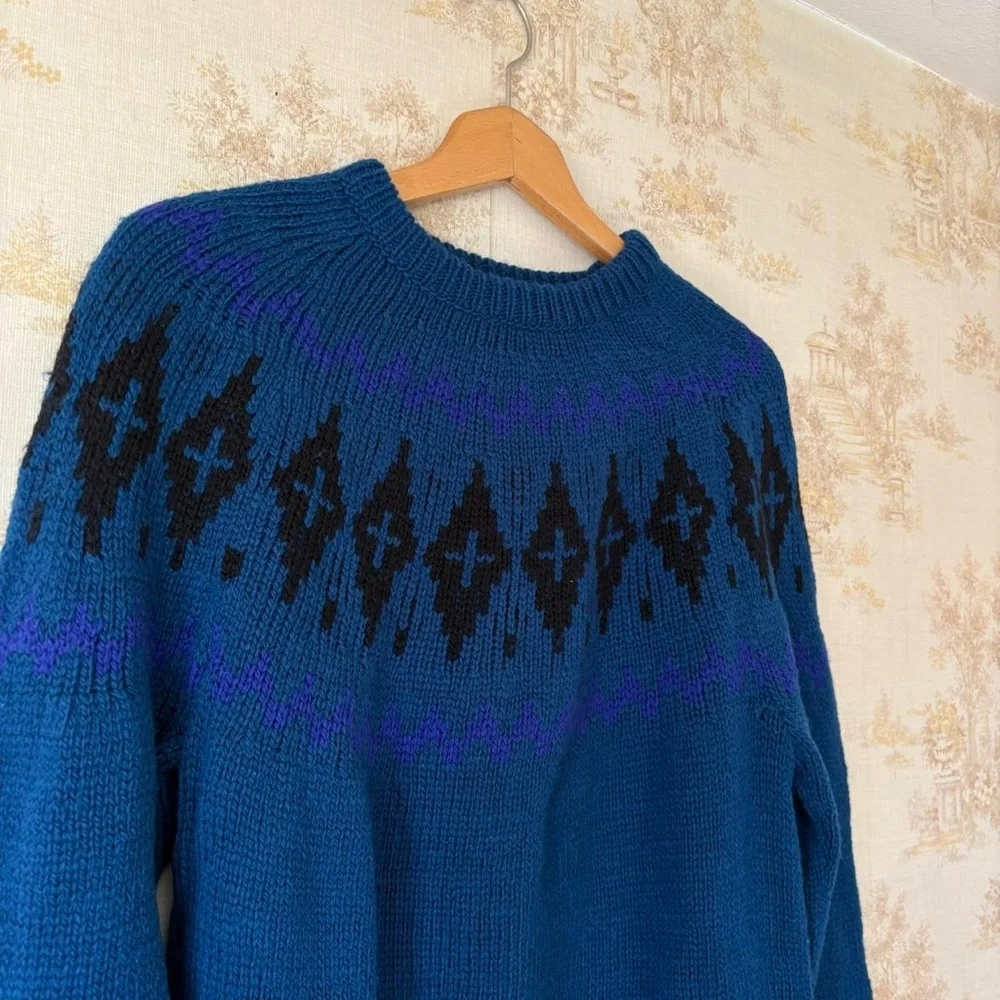 Vintage blue and black fair isle Nordic argyle wool chunky knit crewneck sweater
